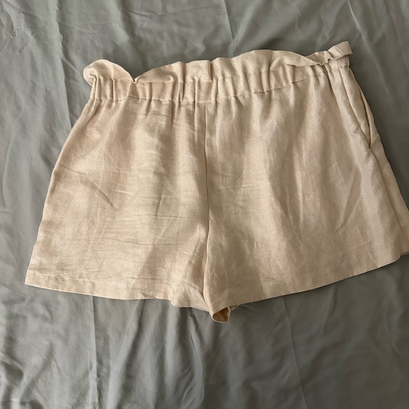 Express Super High Waisted Sparkle Linen-Blend Pull-On Paper-bag Shorts - Picture 6 of 6
